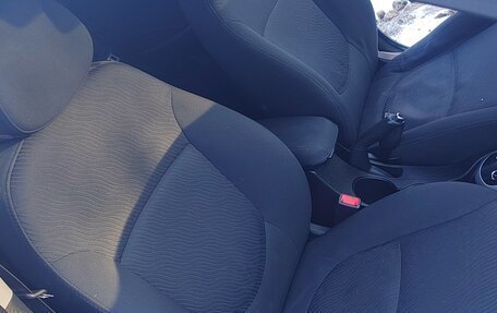 Hyundai Solaris II рестайлинг, 2013 год, 749 000 рублей, 8 фотография