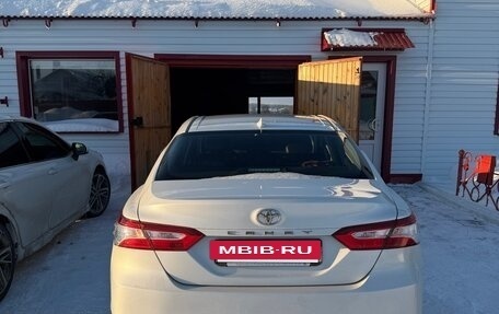 Toyota Camry, 2021 год, 2 500 000 рублей, 3 фотография