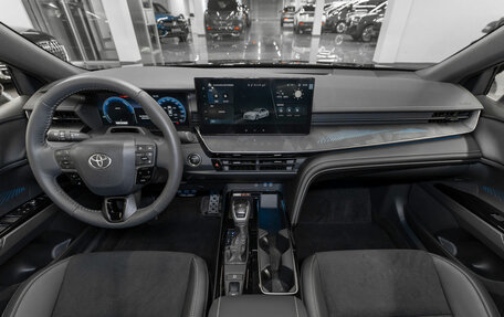 Toyota Camry, 2025 год, 4 550 000 рублей, 8 фотография