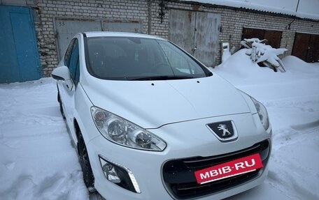 Peugeot 308 II, 2011 год, 690 000 рублей, 2 фотография