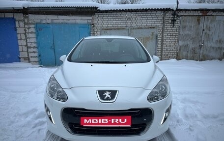 Peugeot 308 II, 2011 год, 690 000 рублей, 3 фотография