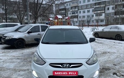 Hyundai Solaris II рестайлинг, 2013 год, 560 000 рублей, 1 фотография
