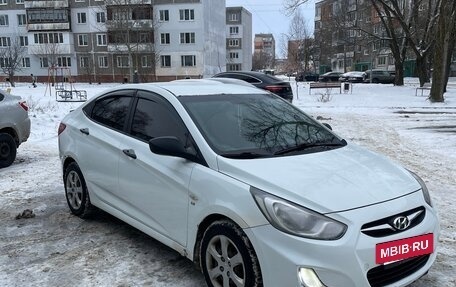 Hyundai Solaris II рестайлинг, 2013 год, 560 000 рублей, 2 фотография