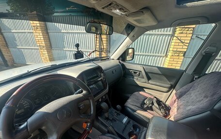 Mitsubishi Pajero III рестайлинг, 2002 год, 820 000 рублей, 11 фотография