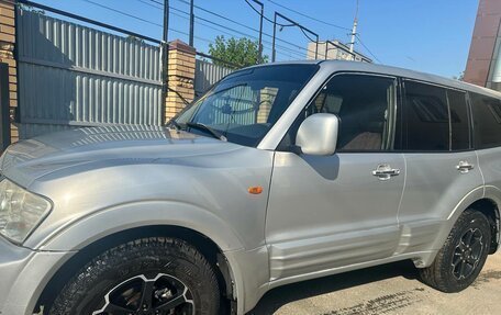 Mitsubishi Pajero III рестайлинг, 2002 год, 820 000 рублей, 2 фотография