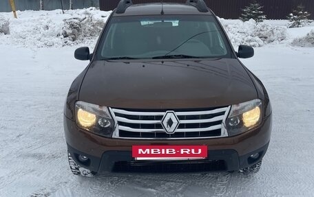 Renault Duster I рестайлинг, 2014 год, 989 000 рублей, 2 фотография