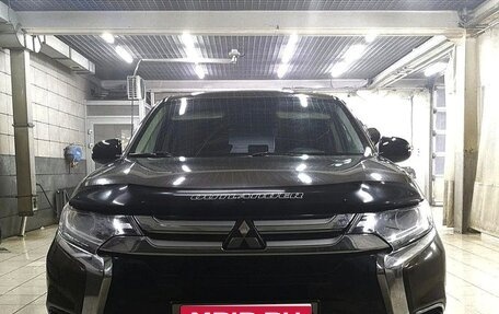 Mitsubishi Outlander III рестайлинг 3, 2015 год, 730 000 рублей, 1 фотография