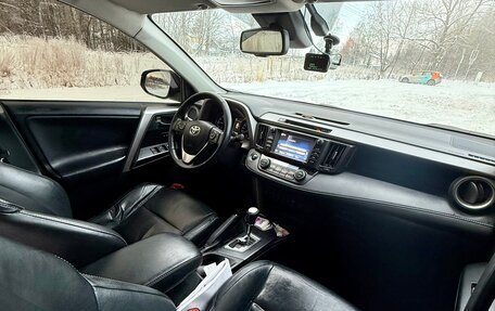 Toyota RAV4, 2018 год, 2 580 000 рублей, 13 фотография