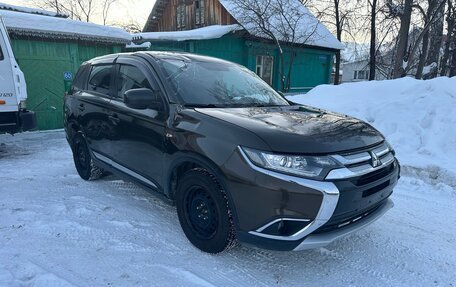 Mitsubishi Outlander III рестайлинг 3, 2015 год, 730 000 рублей, 2 фотография