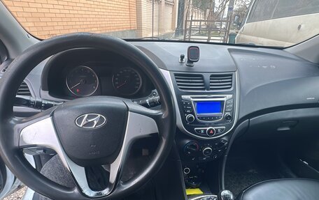 Hyundai Solaris II рестайлинг, 2012 год, 490 000 рублей, 2 фотография