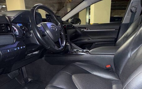 Toyota Camry, 2021 год, 2 950 000 рублей, 8 фотография