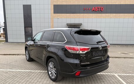 Toyota Highlander III, 2014 год, 1 999 000 рублей, 4 фотография