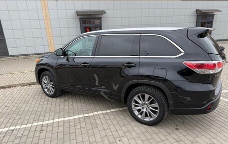 Toyota Highlander III, 2014 год, 1 999 000 рублей, 5 фотография