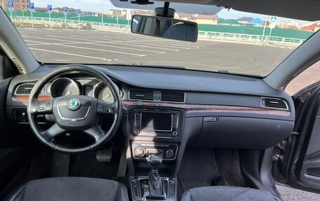 Skoda Superb III рестайлинг, 2010 год, 800 000 рублей, 17 фотография