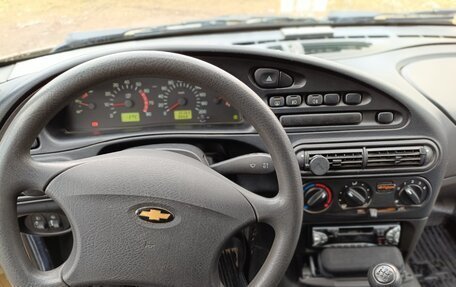 Chevrolet Niva I рестайлинг, 2004 год, 549 000 рублей, 7 фотография