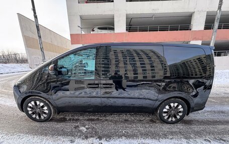 Hyundai Staria, 2022 год, 5 000 000 рублей, 3 фотография