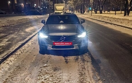 Volvo V90 Cross Country I рестайлинг, 2017 год, 3 150 000 рублей, 7 фотография