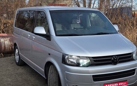 Volkswagen Caravelle T5, 2011 год, 2 029 000 рублей, 1 фотография