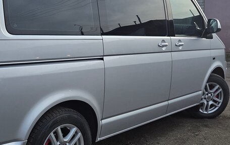 Volkswagen Caravelle T5, 2011 год, 2 029 000 рублей, 3 фотография