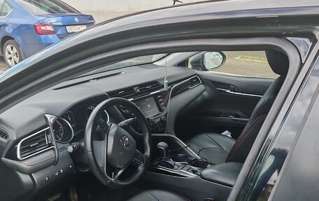 Toyota Camry, 2020 год, 2 050 000 рублей, 6 фотография