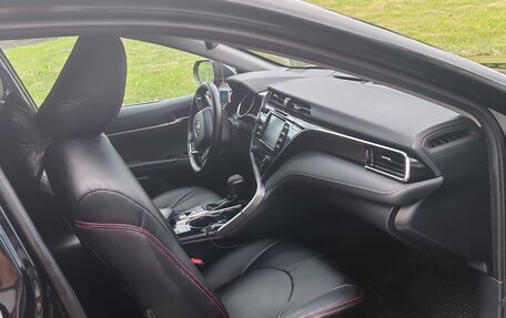 Toyota Camry, 2020 год, 2 050 000 рублей, 9 фотография