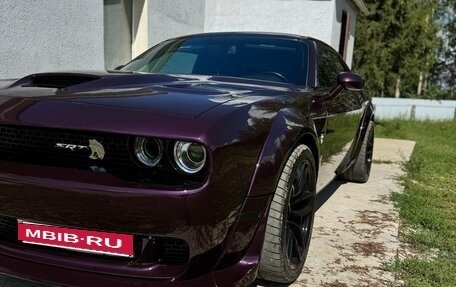 Dodge Challenger III рестайлинг 2, 2020 год, 8 500 000 рублей, 2 фотография