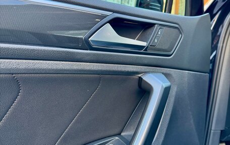 Volkswagen Tiguan II, 2019 год, 3 050 000 рублей, 18 фотография