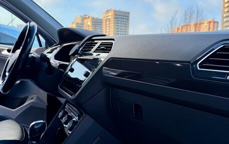 Volkswagen Tiguan II, 2019 год, 3 050 000 рублей, 22 фотография