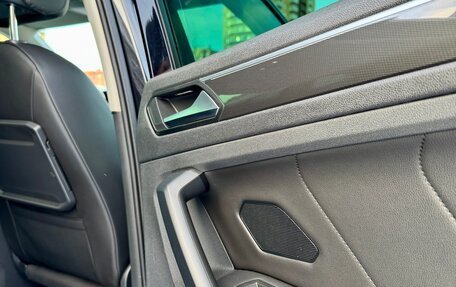 Volkswagen Tiguan II, 2019 год, 3 050 000 рублей, 27 фотография