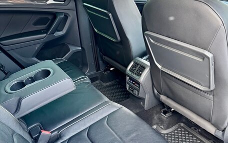 Volkswagen Tiguan II, 2019 год, 3 050 000 рублей, 28 фотография