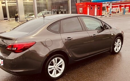 Opel Astra J, 2013 год, 650 000 рублей, 3 фотография