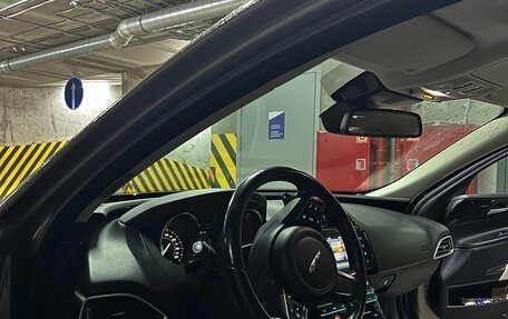 Jaguar XE I рестайлинг, 2016 год, 1 649 000 рублей, 4 фотография