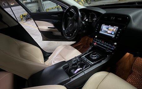 Jaguar XE I рестайлинг, 2016 год, 1 649 000 рублей, 14 фотография