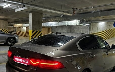 Jaguar XE I рестайлинг, 2016 год, 1 649 000 рублей, 11 фотография