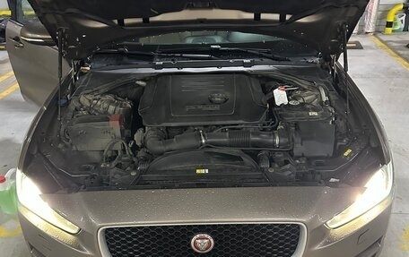 Jaguar XE I рестайлинг, 2016 год, 1 649 000 рублей, 16 фотография