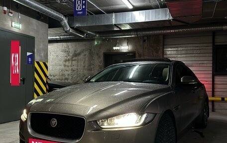 Jaguar XE I рестайлинг, 2016 год, 1 649 000 рублей, 9 фотография