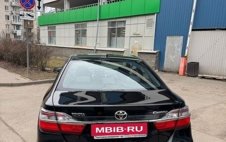 Toyota Camry, 2017 год, 1 890 000 рублей, 3 фотография
