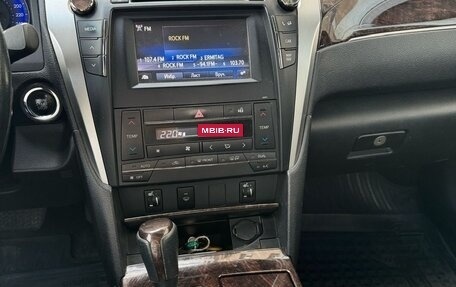 Toyota Camry, 2017 год, 1 890 000 рублей, 6 фотография