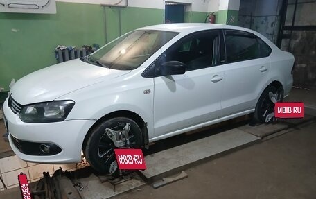 Volkswagen Polo VI (EU Market), 2014 год, 615 000 рублей, 1 фотография