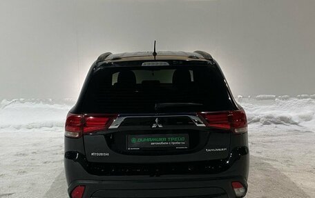 Mitsubishi Outlander III рестайлинг 3, 2015 год, 1 780 000 рублей, 6 фотография