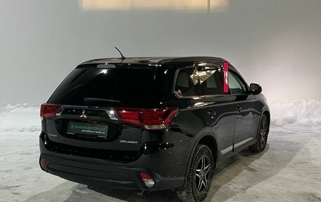 Mitsubishi Outlander III рестайлинг 3, 2015 год, 1 780 000 рублей, 5 фотография