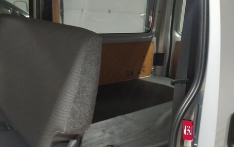 Toyota HiAce H200, 2017 год, 3 050 000 рублей, 13 фотография