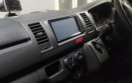 Toyota HiAce H200, 2017 год, 3 050 000 рублей, 10 фотография