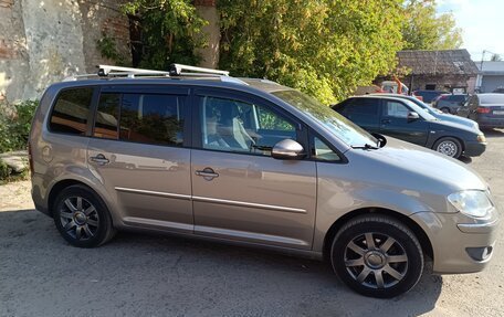 Volkswagen Touran III, 2010 год, 850 000 рублей, 5 фотография