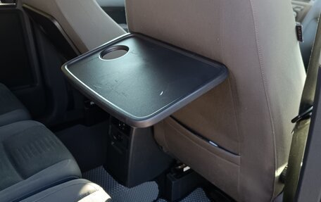 Volkswagen Touran III, 2010 год, 850 000 рублей, 9 фотография