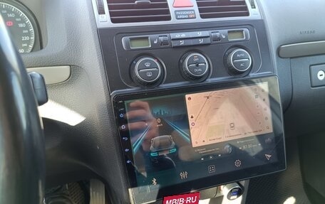 Volkswagen Touran III, 2010 год, 850 000 рублей, 7 фотография