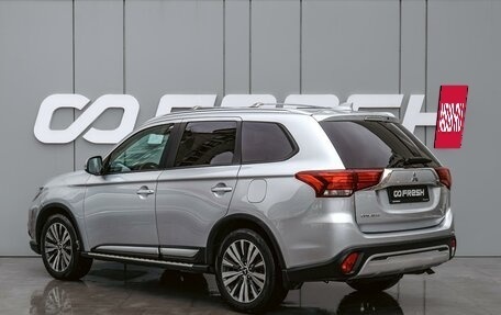 Mitsubishi Outlander III рестайлинг 3, 2020 год, 2 220 000 рублей, 2 фотография