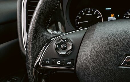 Mitsubishi Outlander III рестайлинг 3, 2020 год, 2 220 000 рублей, 18 фотография