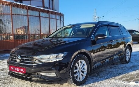 Volkswagen Passat B8 рестайлинг, 2019 год, 2 370 000 рублей, 1 фотография