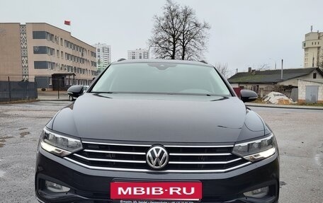 Volkswagen Passat B8 рестайлинг, 2019 год, 2 370 000 рублей, 10 фотография